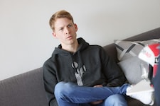 Michael Hayböck erlebt den Skisprungsport nun aus einer völlig neuen Perspektive.