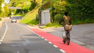 Mit einem Hightech-Forschungs-Drahtesel wird bis August 2026 die Teststrecke am Wörthersee ...