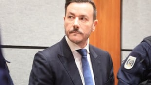 René Benko könnte bald wieder in Innsbruck vor Gericht stehen – in Begleitung seiner Ehefrau.