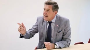 Infrastrukturminister Peter Hanke: „Standort sichern“