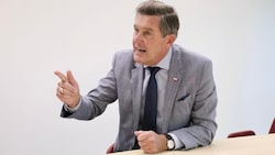 Infrastrukturminister Peter Hanke: „Standort sichern“