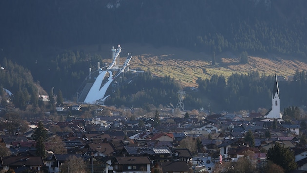 In Oberstdorf waren Polizei und Bergwacht aufgrund eines Junggesellenabschieds voll gefordert.