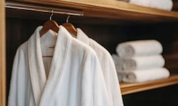 Hotel- und Badegäste konnten gegen ein Pfand Bademäntel und Handtücher ausleihen – das System ...