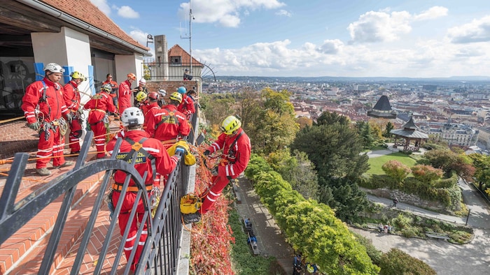 Die mächtigen Mauern der Kanonenbastei am Schloßberg wurden zur Kulisse einer aufwendigen ...