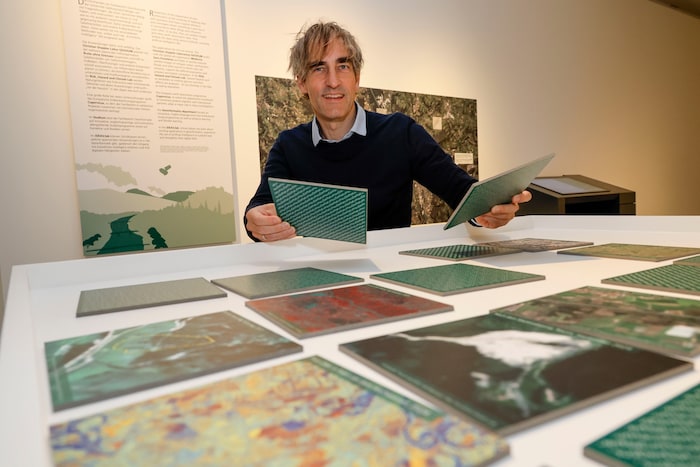 Geoinformatiker Dirk Tiede setzt bei seiner Arbeit stark auf die Bilder von Satelliten.