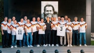 Die 90er-Helden im Gruppenmotiv.