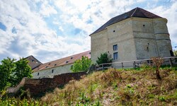 Das Schloss Neugebäude gehört der Stadt Wien. Sie klagt nun ausstehendes Benutzungsentgelt vom ...