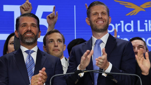 Eric (rechts) und Donald Trump Jr. (links) laden zur Krypto-Konferenz.