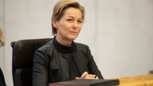Gesundheitslandesrätin Martina Rüscher soll die Fragen beantworten.