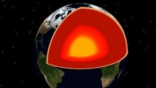 Die fossilen Spuren von Leben wurden im Erdmantel (in der Illustration rot) entdeckt.