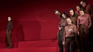 Acht Schauspieler für Thomas Bernhards sprachgewaltigen Abgesang.