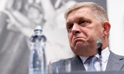 Robert Fico, Vorsitzender der Partei Smer-Sozialdemokratie, ist aufgrund seiner Politik bei ...