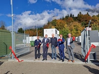 Landesrat Sebastian Schuschnig, Dolinar, Bernard und Ljuba von Ngen, Bürgermeister Reinhard ...