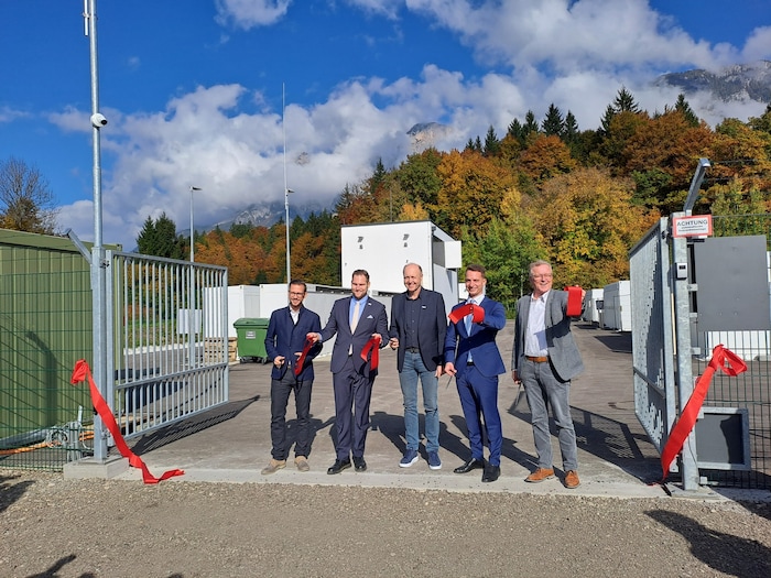 Landesrat Sebastian Schuschnig, Dolinar, Bernard und Ljuba von Ngen, Bürgermeister Reinhard ...