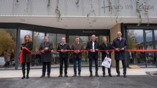 Bei der Eröffnung: LR Eva Pawlata, BM Herbert Kröll, Anton Stabentheiner (GF Haus im Leben), ...