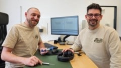 Voller Einsatz: Hörgeräteakustiker Gunther Trimmel und Chef Matthias Brem.