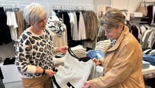 Chefin Karin Eigner und Modeberaterin Adelheid Dorn