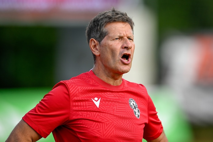 Andy Heraf hat eine anstrengende Woche hinter sich.