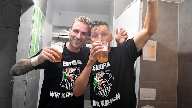 Prost! Auf die alten Zeiten – als Sollbauer (li.) & Wernitznig mit dem WAC 2019 den Einzug in ...