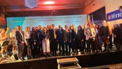 Mit Kärntner Heimatlied und Bundeshymne wurde der offizielle Teil der Geburtstagsparty beendet.