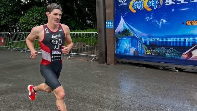 Beim Triathlon in China wurde Lukas Pertl ordentlich nass.