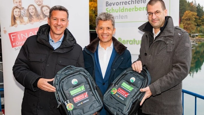 Geld darf kein Tabuthema sein: Kärntens Bildungsreferent Daniel Fellner setzt gemeinsam mit den ...