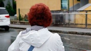 Ilse W. ist die Schwester des Todesschützen. Sie ist von der Unschuld ihres Bruders völlig ...