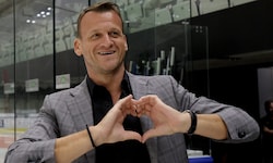 Präsident Herbert Jerich hat ein großes Herz für die 99ers und das Wohl seiner Eishockeyspieler.