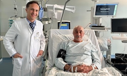 Primar Dr. Günther Feigl und Patient Stefan Csecsinovits