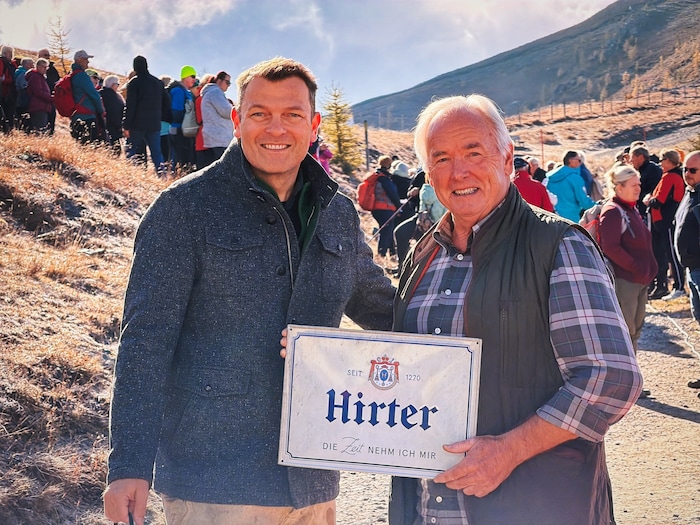 Touristiker Jakob Forstnig mit Alt-Landeshauptmann Gerhard Dörfler.