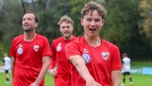 Vincent Erlacher (re.) und Anif bejubelten einen Kantersieg in Hallwang