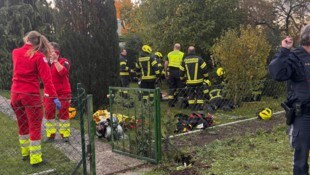 Die Helfer beim Einsatz in der Trausdorfer Seesiedlung