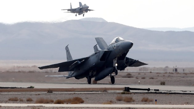 An Israeli fighter jet (symbolic image)