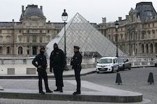 Nach dem Raubüberfall im Louvre laufen die Ermittlungen auf Hochtouren. Die Täter hatten es auf ...