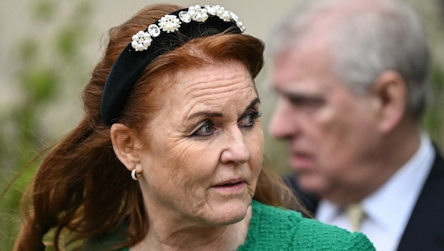 Sarah Ferguson hat nun erstmals öffentlich wahrnehmbar auf den Verlust ihres Herzoginnen-Titels ...