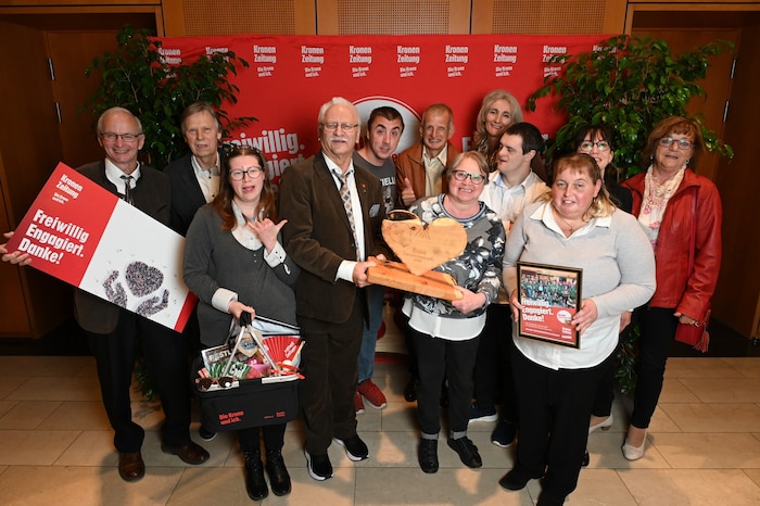 Platz 1 bei den Vereinen: Der DSG Bowlingverein Grafenstein. Das Preisgeld von 5000 Euro wird ...