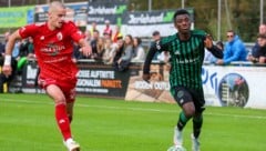 Rupert Kraft (li.) und Kuchl verloren gegen Wacker Innsbruck (Torschütze Bright Owusu).