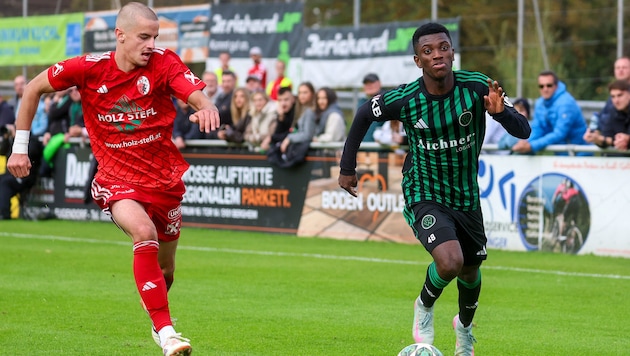 Rupert Kraft (li.) und Kuchl verloren gegen Wacker Innsbruck (Torschütze Bright Owusu).