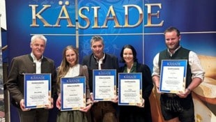 Das erfolgreiche Team der Engalm: Obmann Hansjörg Reiter, Käserin Carina Nutz, Käser Edi ...