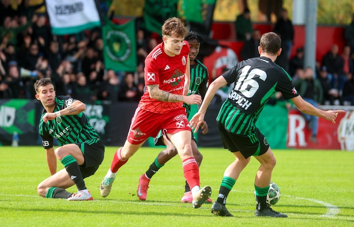 Lukas Brückler (M.) blieb gegen Innsbruck ohne Tor.