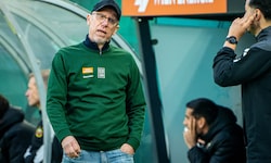 Rapid-Trainer Peter Stöger steht unter Druck.