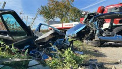 Das Auto wurde bei dem Crash völlig zerstört, der Motorblock herausgerissen.