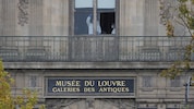 Das „Einbrecher-Fenster“ im Louvre-Museum in Paris wurde mittlerweile vergittert.