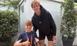 Jannik Sinner mit Maximilian Taucher.