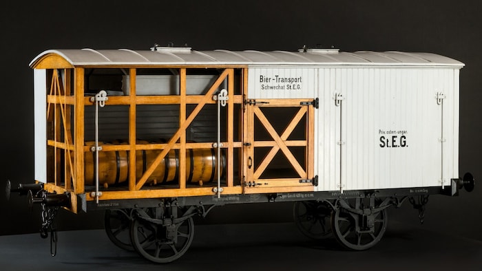 Eiswannen in der Decke des Kühlwaggons hielten das Bier frisch.