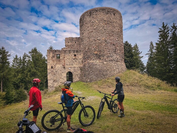 Die Burgruine Ziegersberg