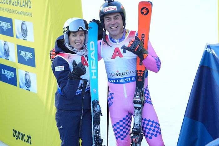 Anita Wachter-Salzgeber (l.) mit Kristian Ghedina im Rahmen eines Promirennens bei der Ski-WM ...