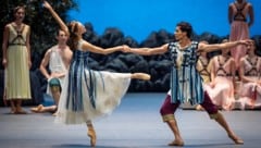 Tanzend im Liebesglück: „Kallirhoe“ Madison Young und „Chaireas“ Victor Caixeta