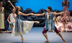 Tanzend im Liebesglück: „Kallirhoe“ Madison Young und „Chaireas“ Victor Caixeta