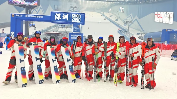 Die heimische Delegation in der Skihalle.